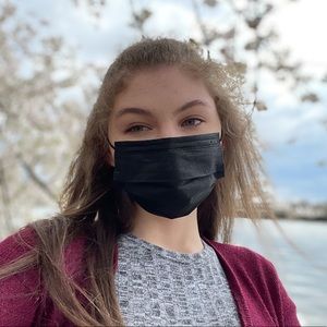 Meet your Posher, Olivia